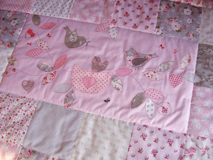 Krabbeldecke Patchwork rosa voegel