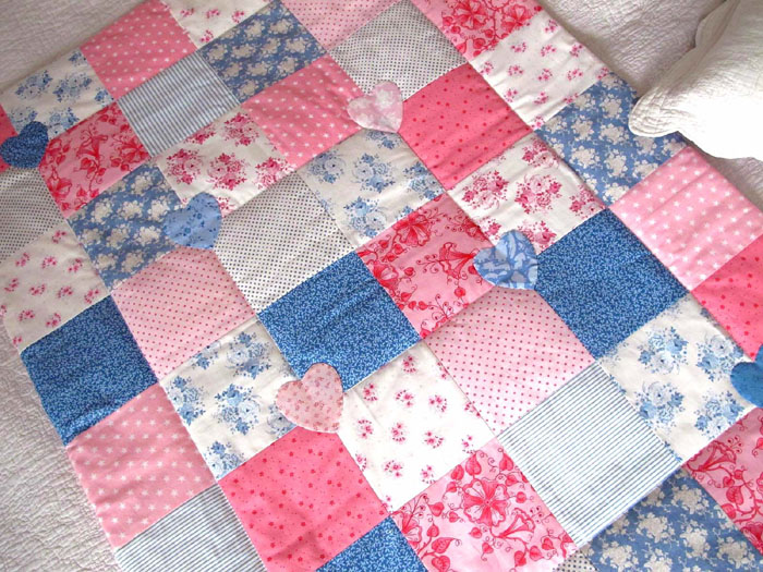 Patchwork Krabbeldecke rosa blau wei&szlig;